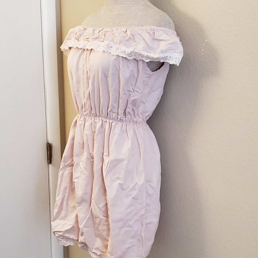 🌟 3 for $15 Deal! 🌟Pink off the shoulder lace dress M - Picture 4 of 4